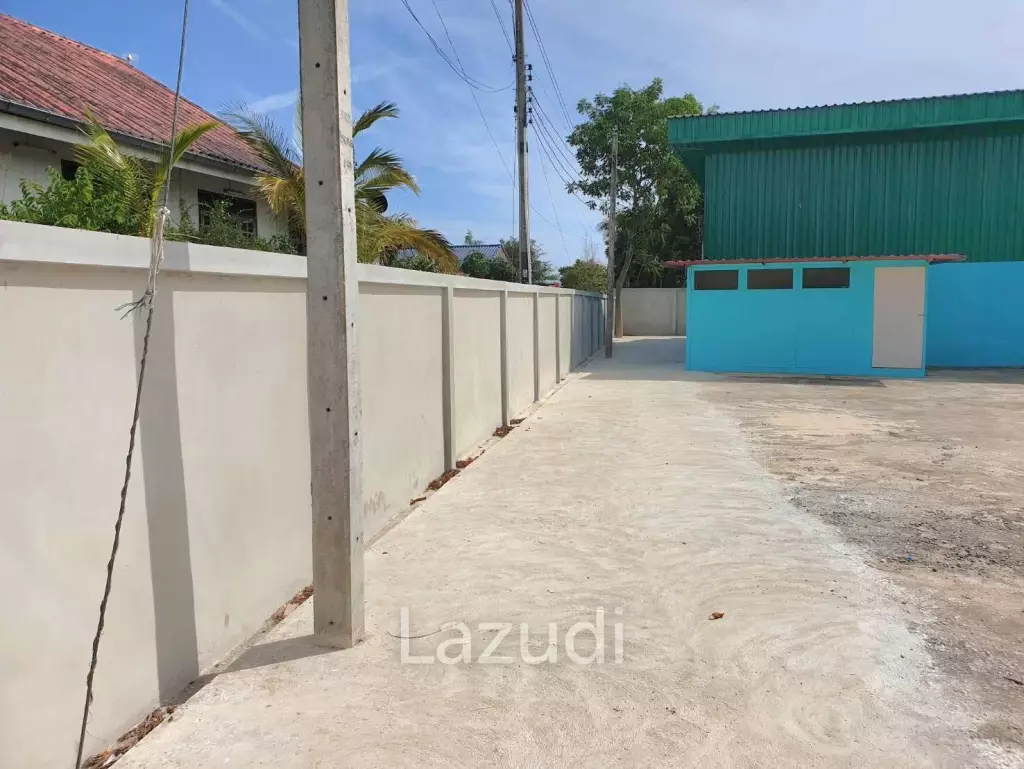 Warehouse for Sale in Bangsaray area