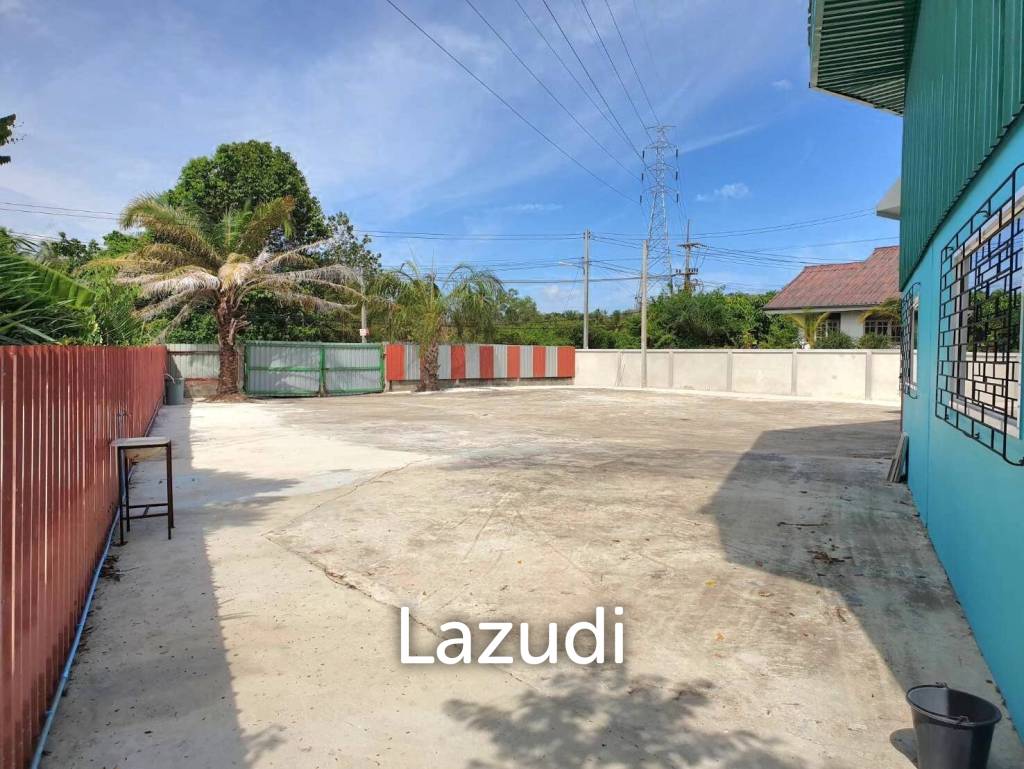 Warehouse for Sale in Bangsaray area