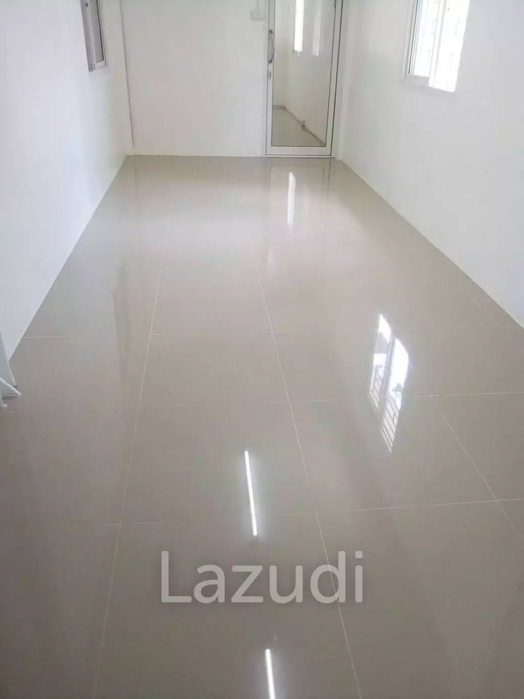 Warehouse for Sale in Bangsaray area