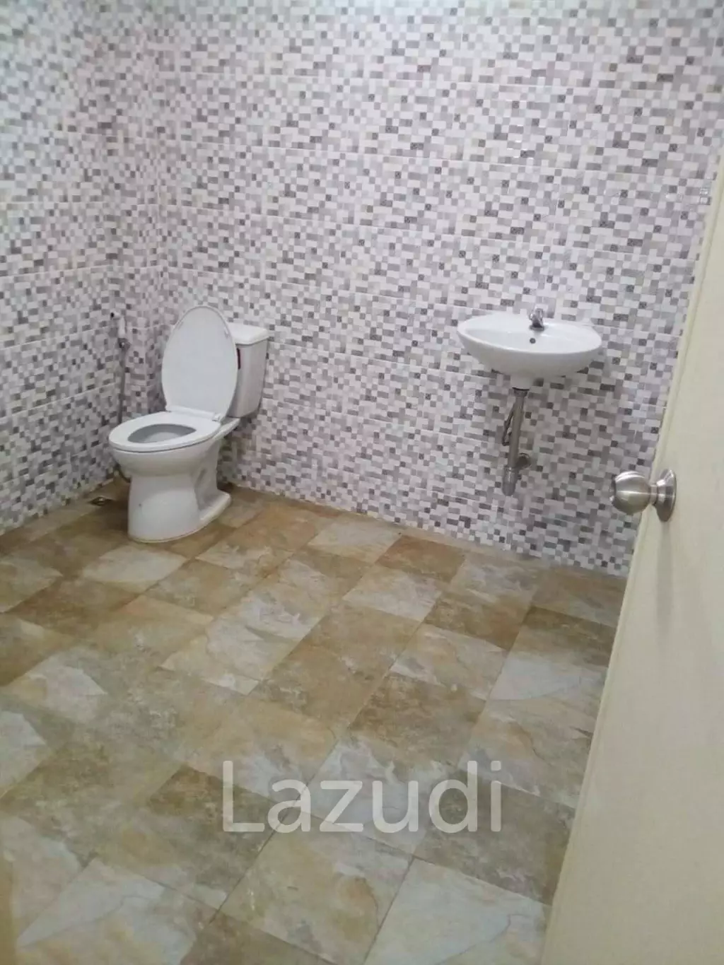 Warehouse for Sale in Bangsaray area