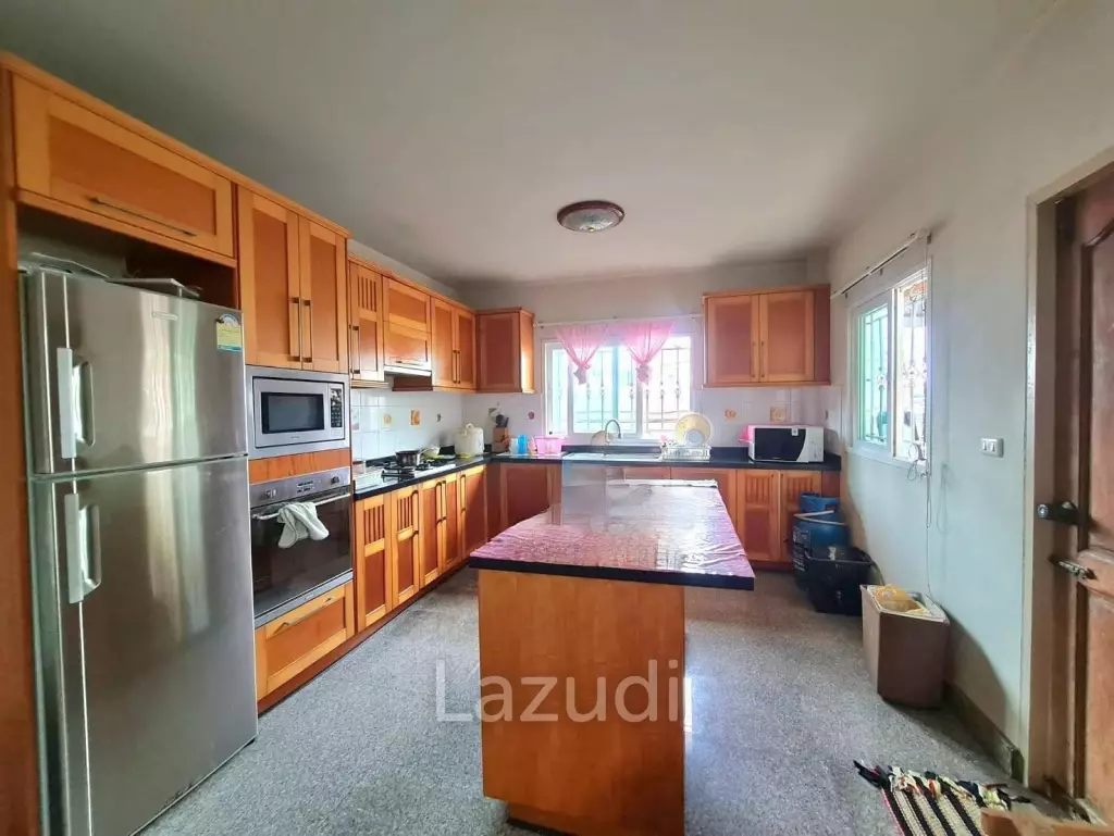5Beds House in East Pattaya for Sale