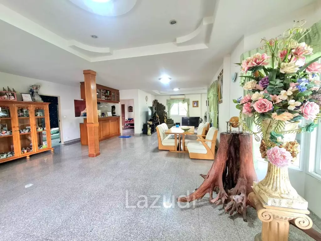 5Beds House in East Pattaya for Sale