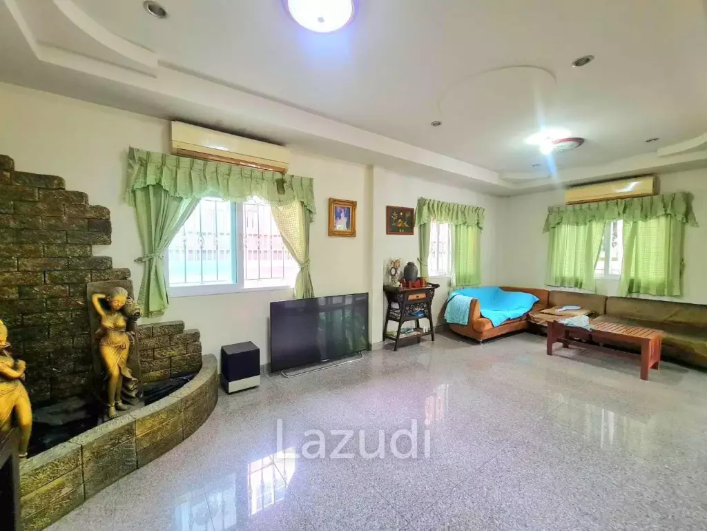 5Beds House in East Pattaya for Sale