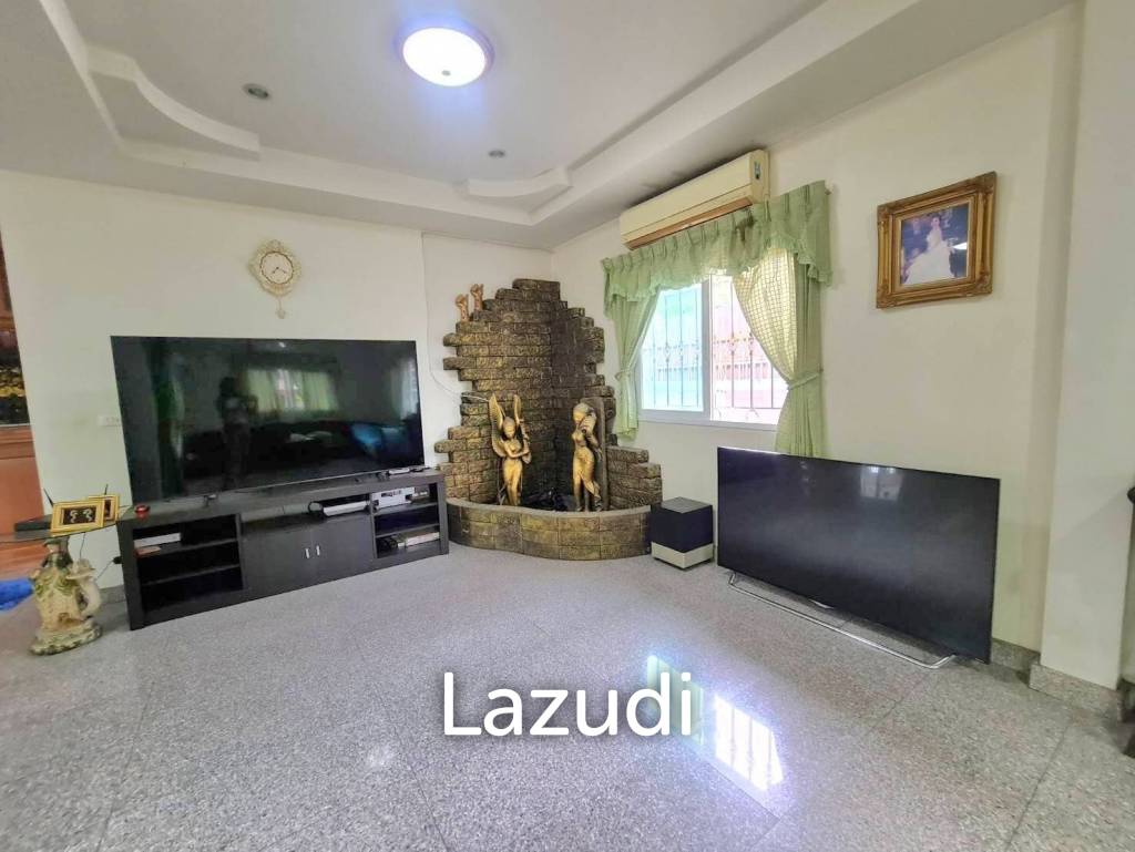 5Beds House in East Pattaya for Sale