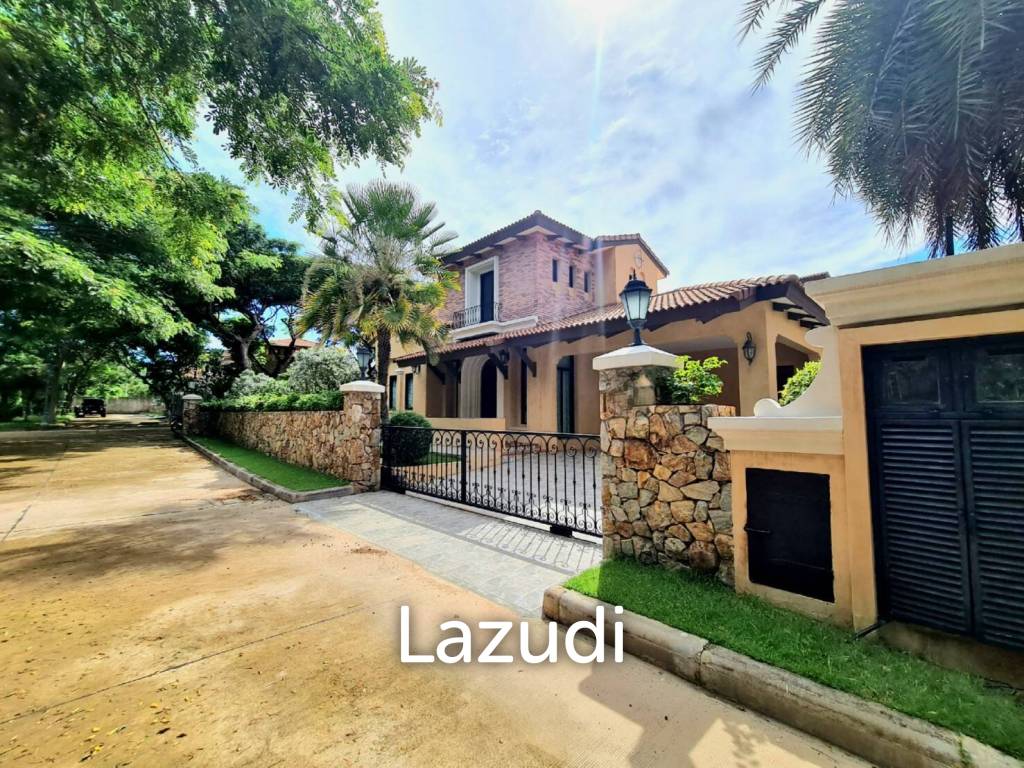 Pool Villas House Italian Style for Sale