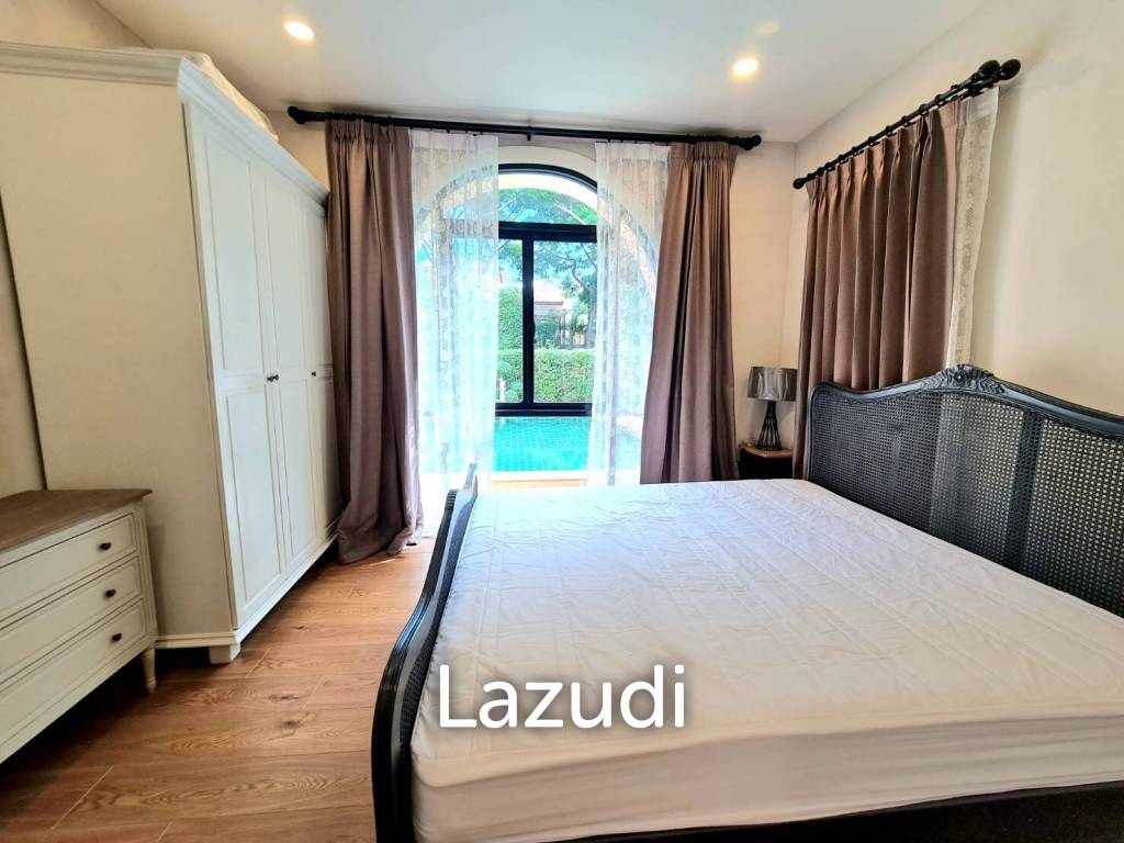 Pool Villas House Italian Style for Sale