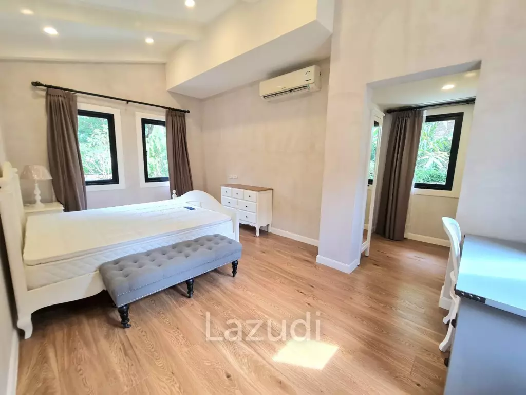 Pool Villas House Italian Style for Sale