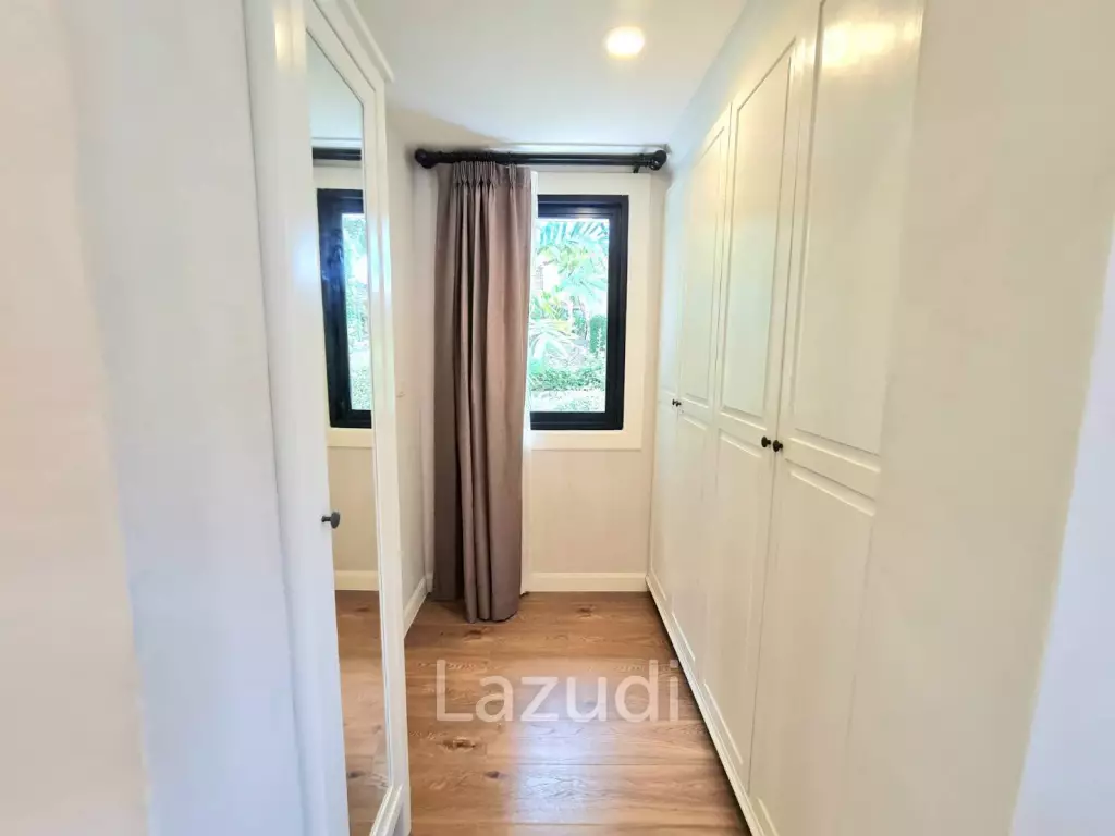 Pool Villas House Italian Style for Sale