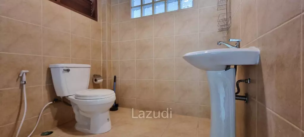 7Bedrooms House for Sale in Najomtien