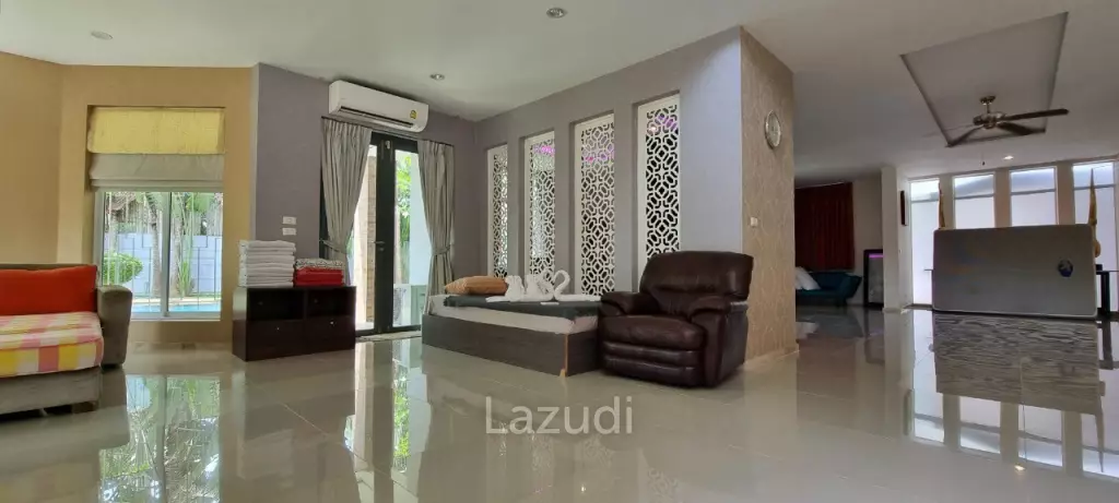 7Bedrooms House for Sale in Najomtien