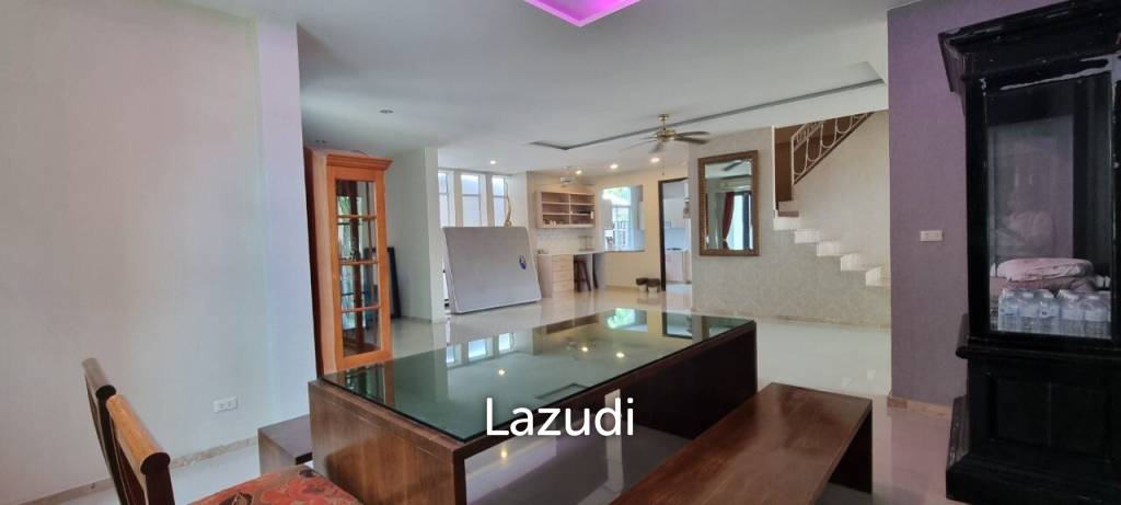 7Bedrooms House for Sale in Najomtien