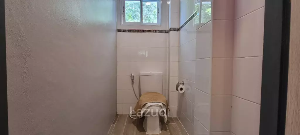 7Bedrooms House for Sale in Najomtien
