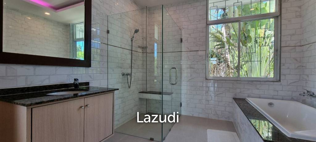 7Bedrooms House for Sale in Najomtien