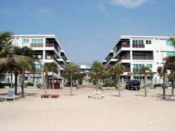 Absolute Beachfront Luxurious 3 Bedroom Condo