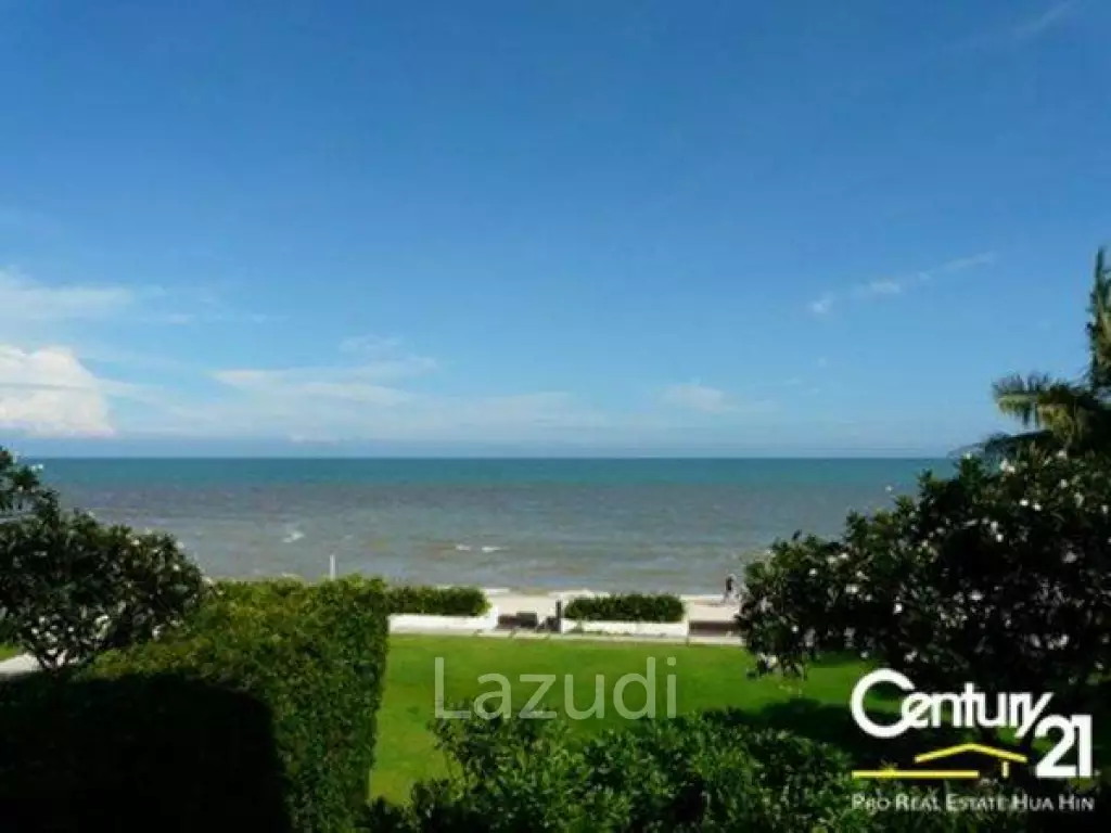 Absolute Beachfront 4 Bed Condo