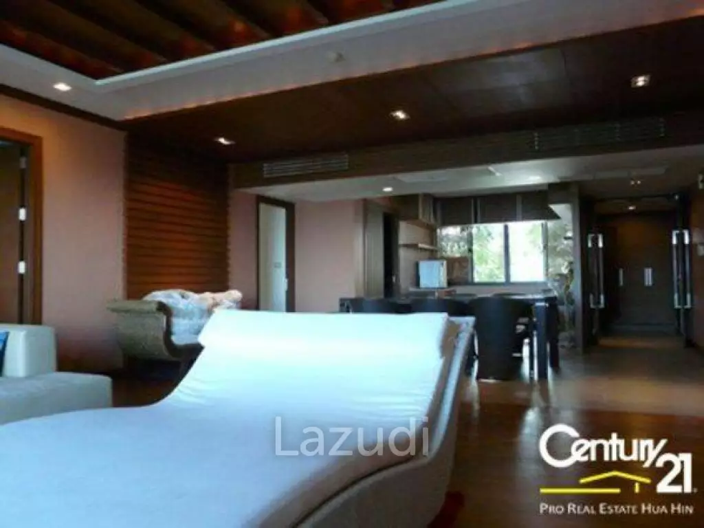 Absolute Beachfront 4 Bed Condo