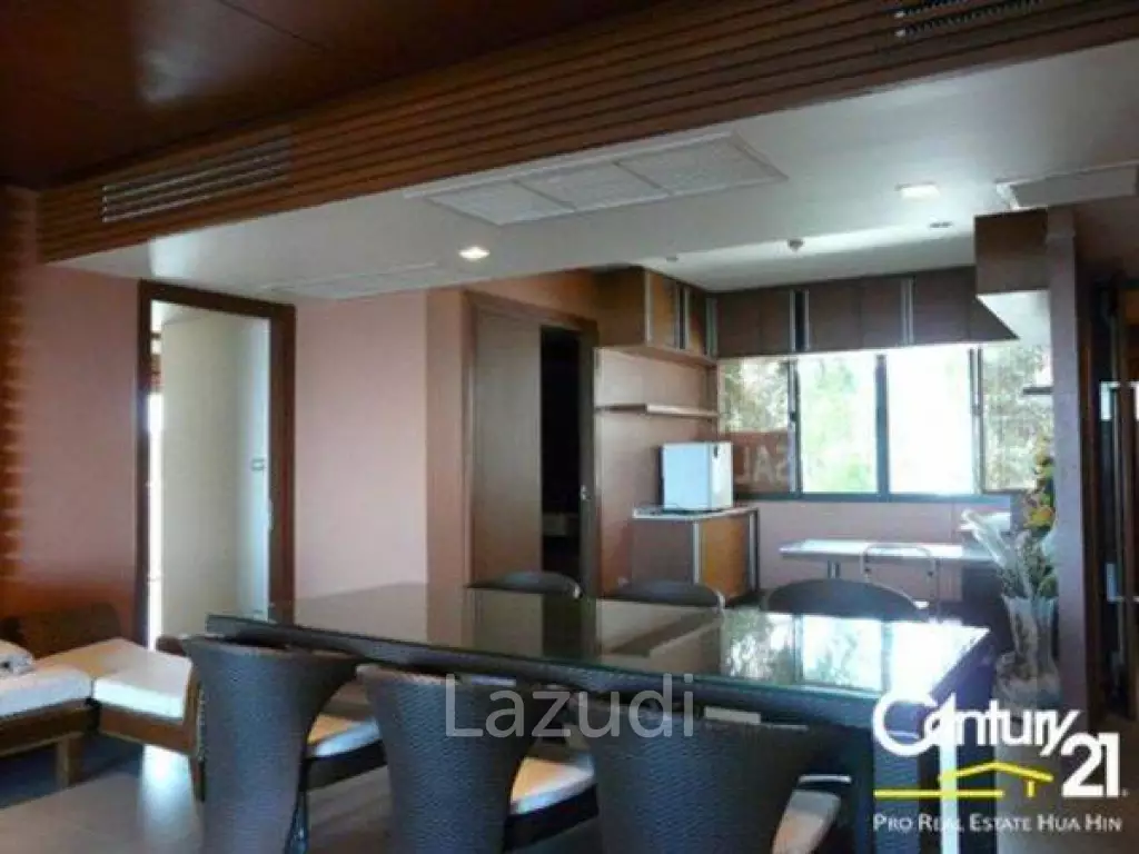 Absolute Beachfront 4 Bed Condo