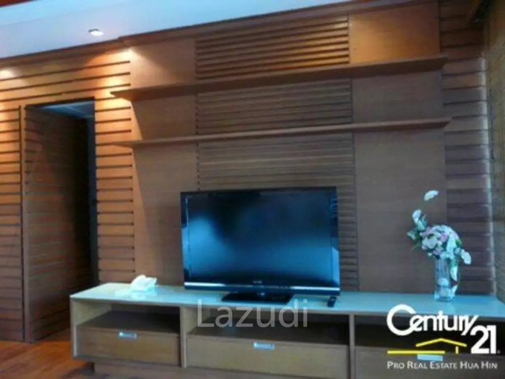 Absolute Beachfront 4 Bed Condo