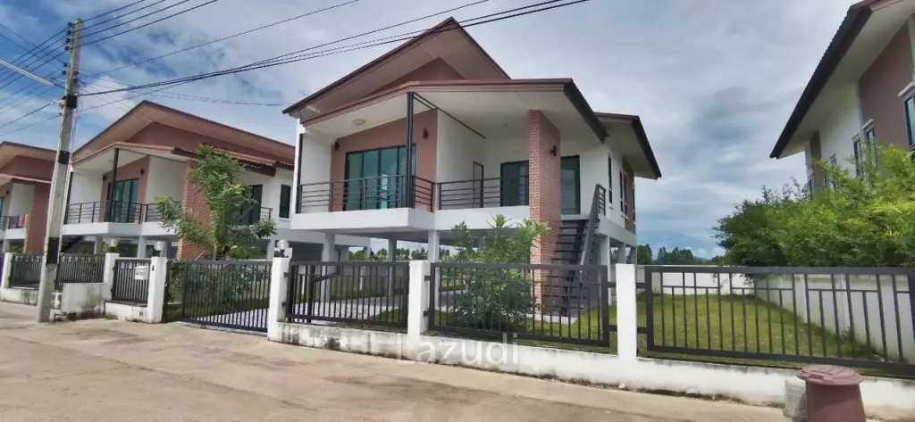 3 Bedrooms 190 SQ.M House in Sattahip