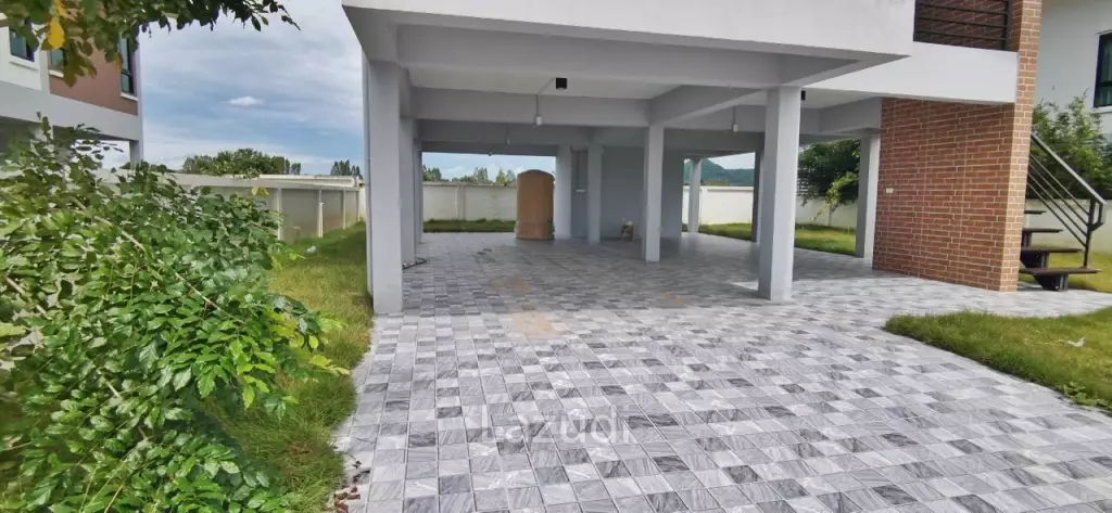 3 Bedrooms 190 SQ.M House in Sattahip