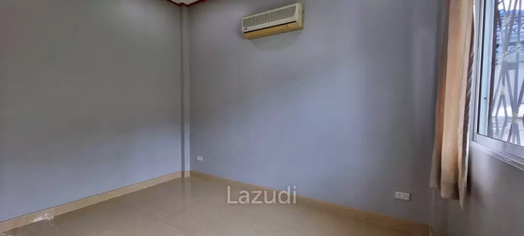 3 Bedrooms 160 SQ.M House in Nong Ket Noi