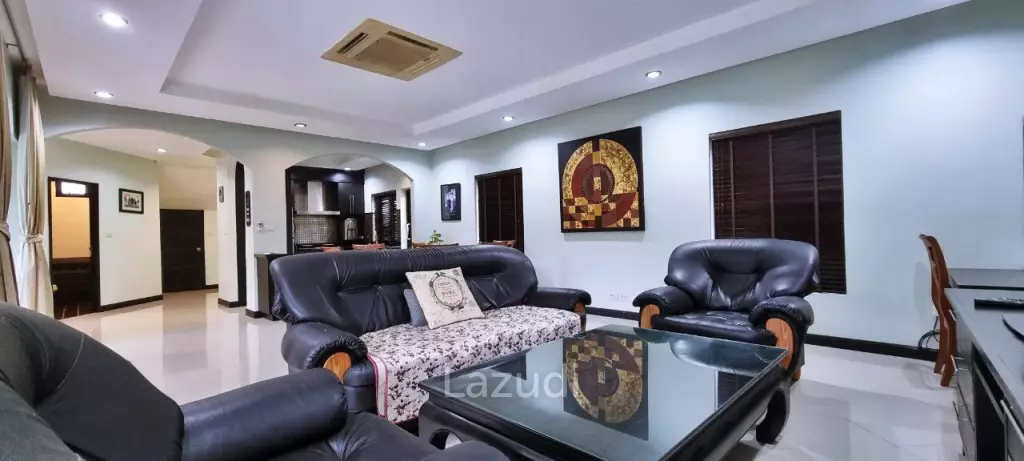 Pool Villa House for Sale in Na Jomtien