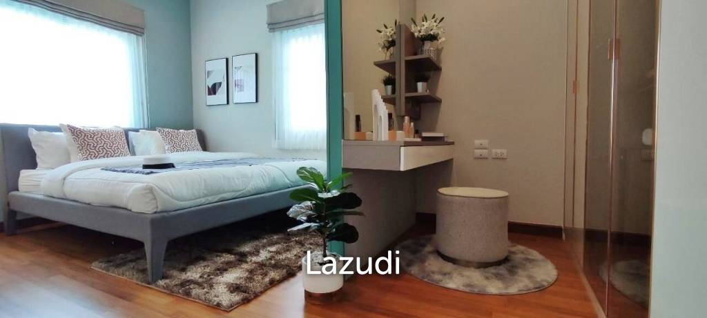 English Garden House Style for Sale
