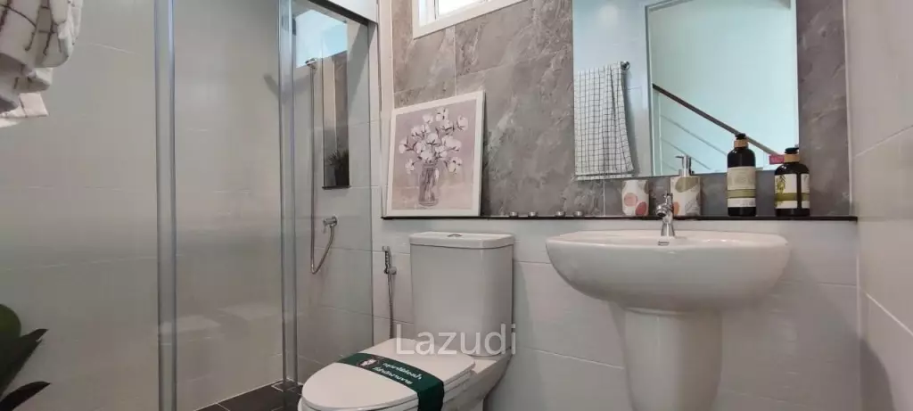 English Garden House Style for Sale