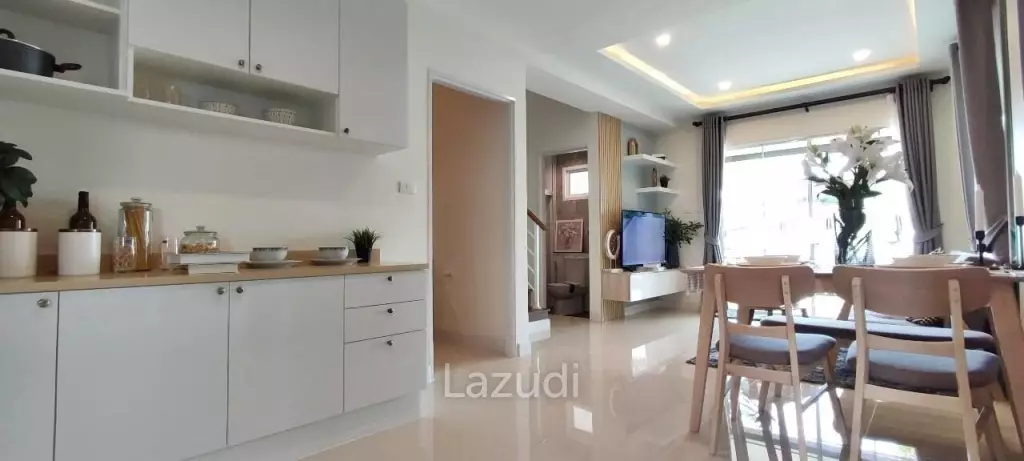 English Garden House Style for Sale