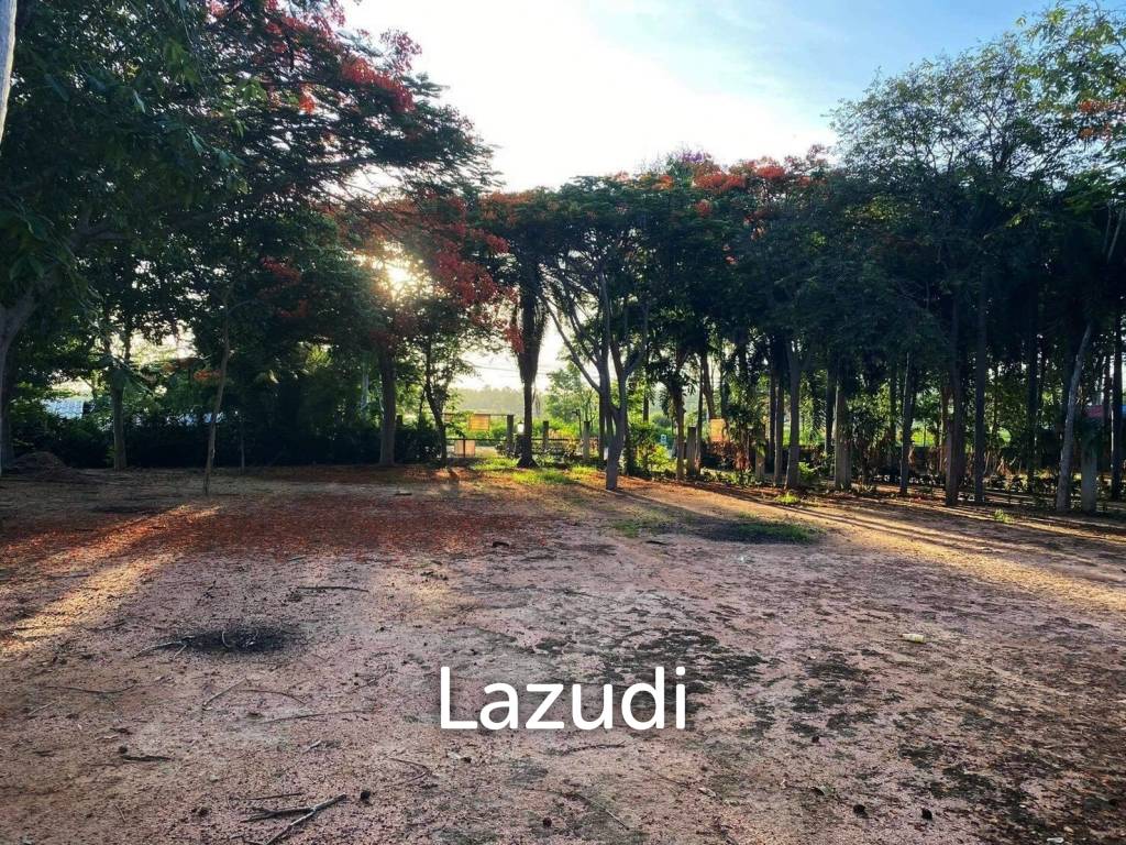 Beautiful Land for Sale at Mabprachan