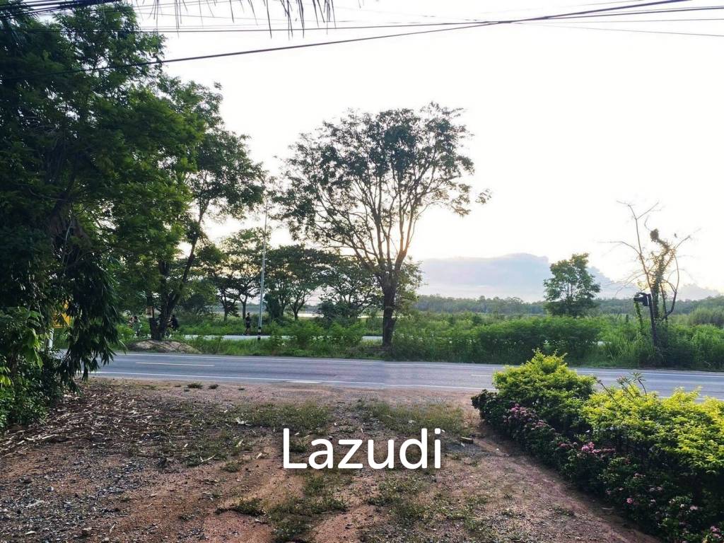 Beautiful Land for Sale at Mabprachan