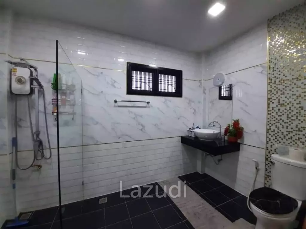 Nong Pla Lai 3Bedrooms House for Sale