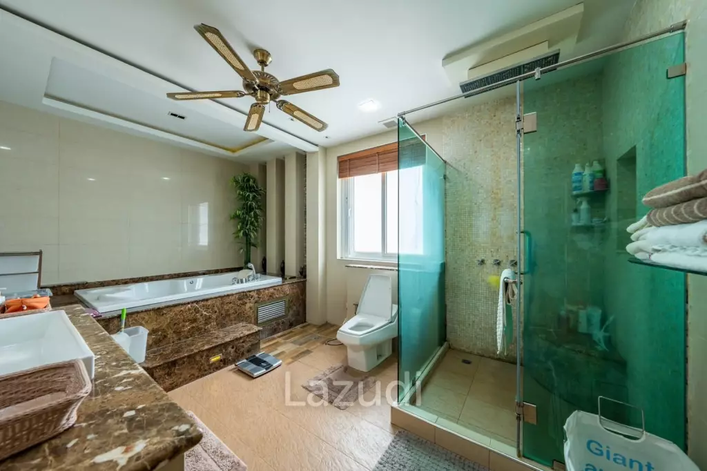 5 ห้องนอน 5 ห้องน้ำ 550 ตร.ม. บ้าน 2 ชั้น ในบางเสร่