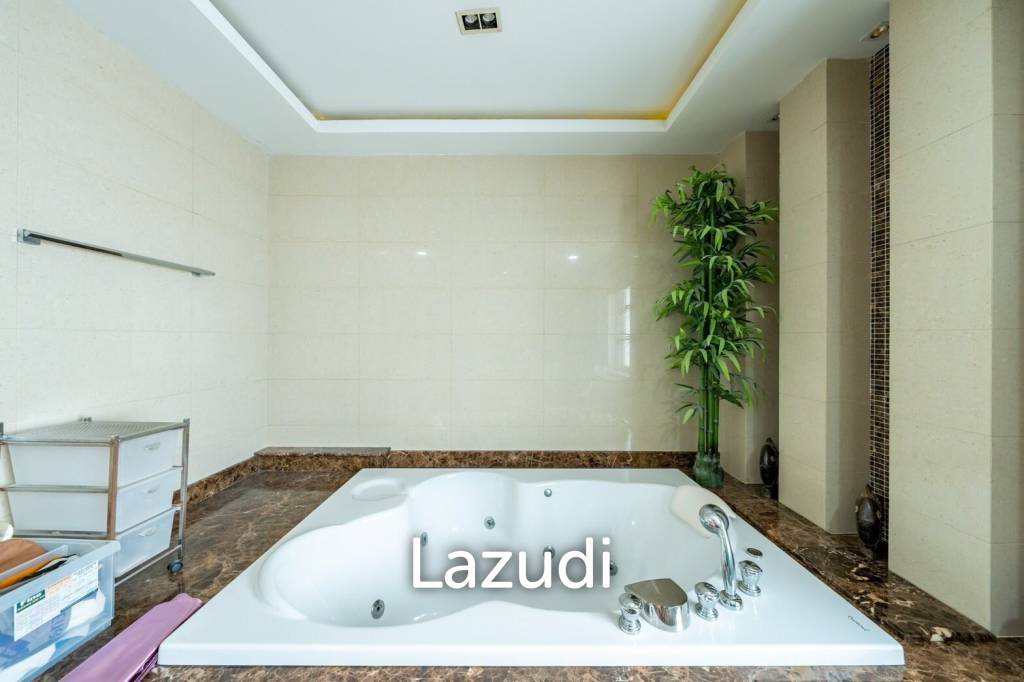 5 ห้องนอน 5 ห้องน้ำ 550 ตร.ม. บ้าน 2 ชั้น ในบางเสร่
