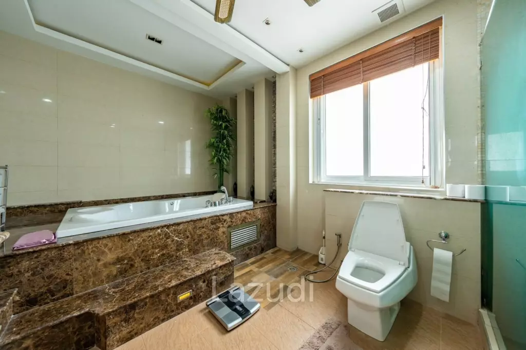 5 ห้องนอน 5 ห้องน้ำ 550 ตร.ม. บ้าน 2 ชั้น ในบางเสร่