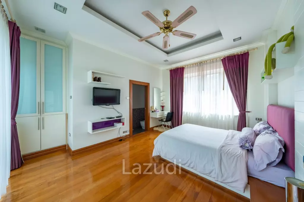 5 ห้องนอน 5 ห้องน้ำ 550 ตร.ม. บ้าน 2 ชั้น ในบางเสร่