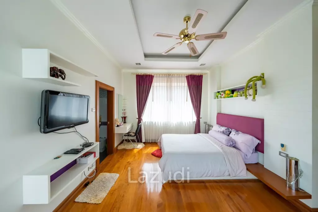 5 ห้องนอน 5 ห้องน้ำ 550 ตร.ม. บ้าน 2 ชั้น ในบางเสร่