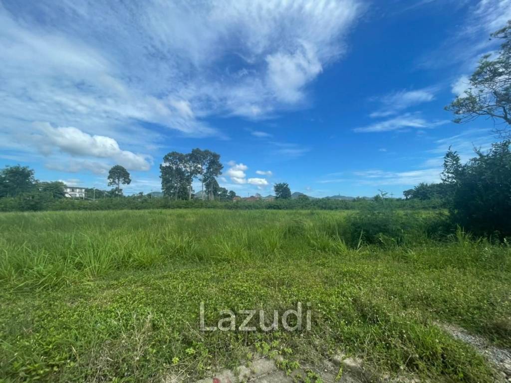 Beautiful Land for Sale in Huai Yai Area