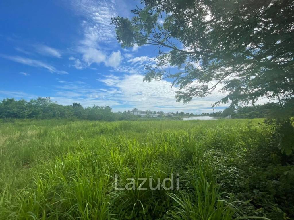 Beautiful Land for Sale in Huai Yai Area