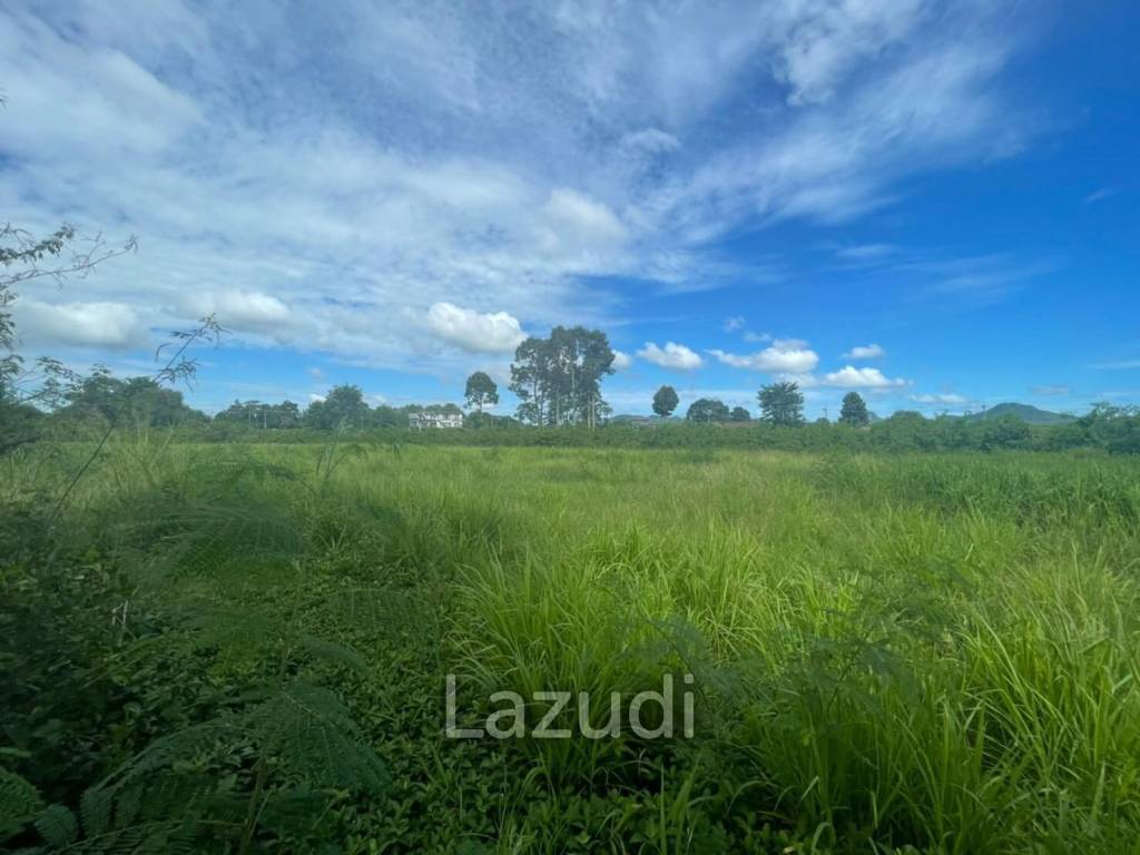 Beautiful Land for Sale in Huai Yai Area