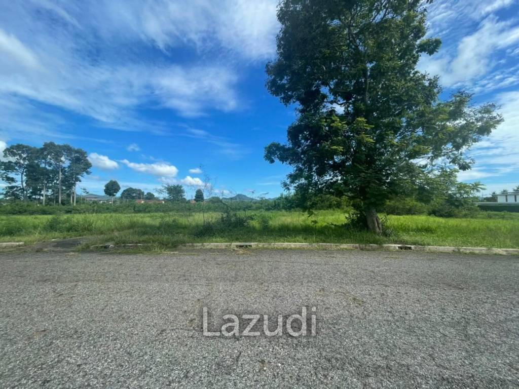 Beautiful Land for Sale in Huai Yai Area