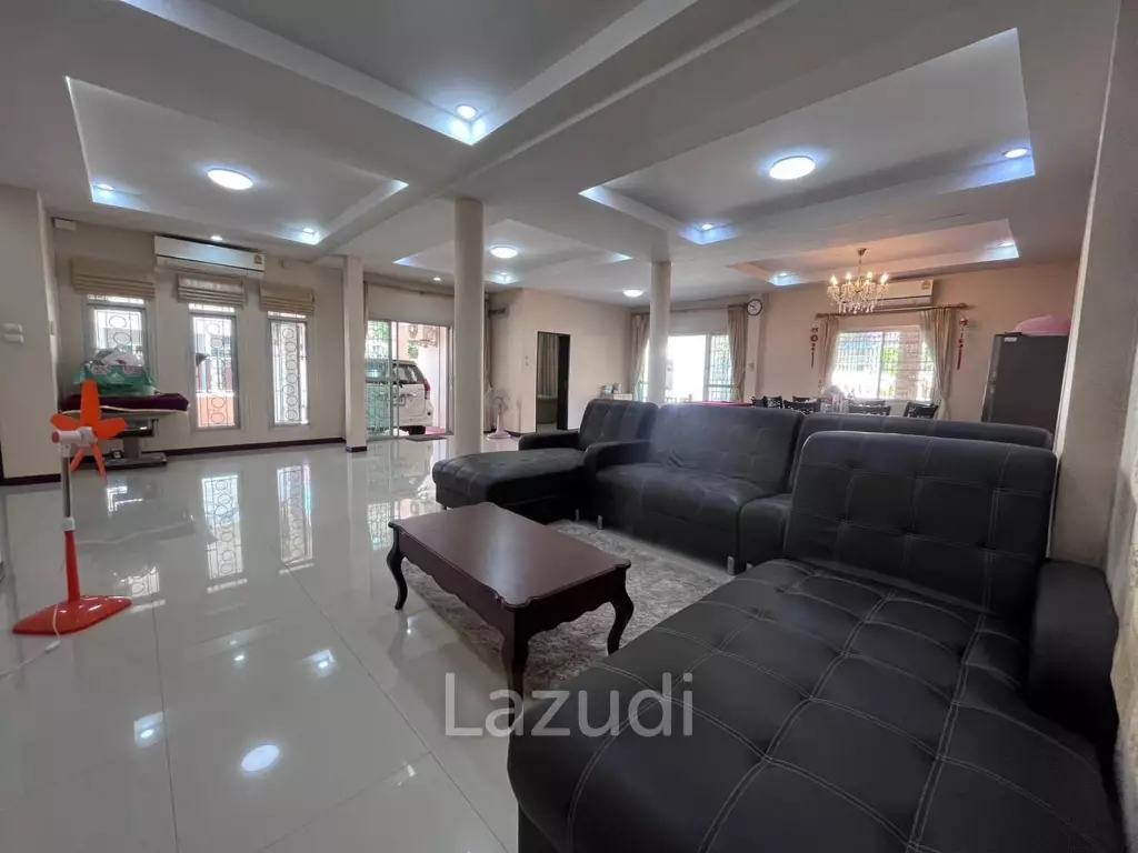 4 Bedrooms House for Sale in Pattaya