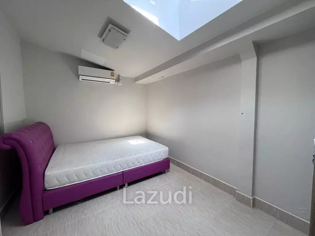 4 Bedrooms House for Sale in Pattaya