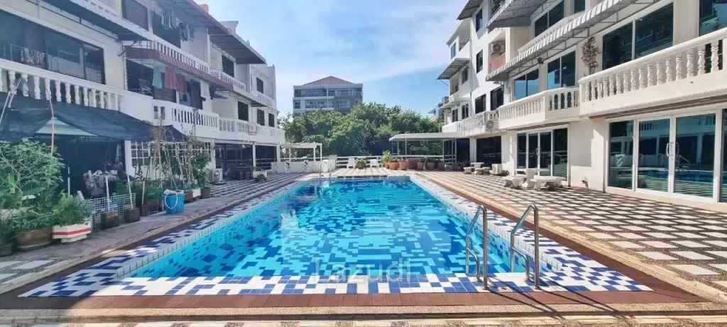 5 Storey Apartment for Sale in Pattaya