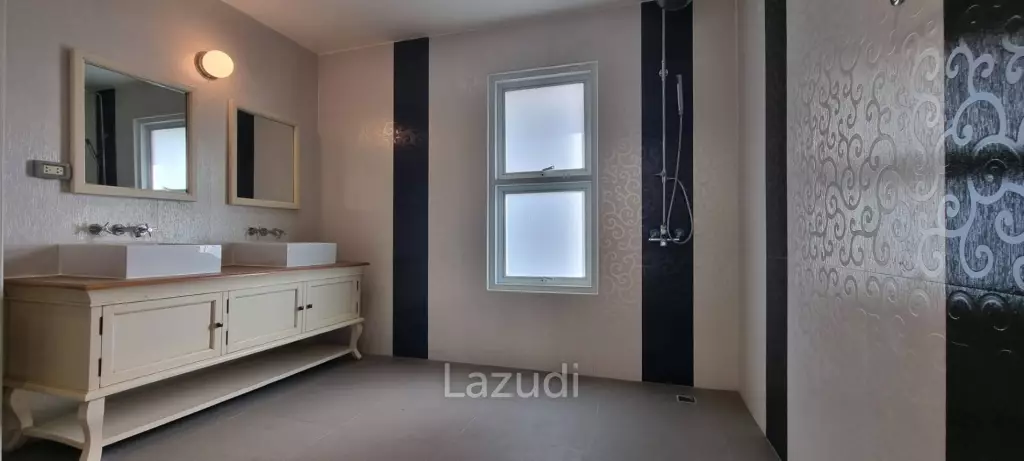 4 Bed 4 Bath 284 SQ.M The Club House Residence