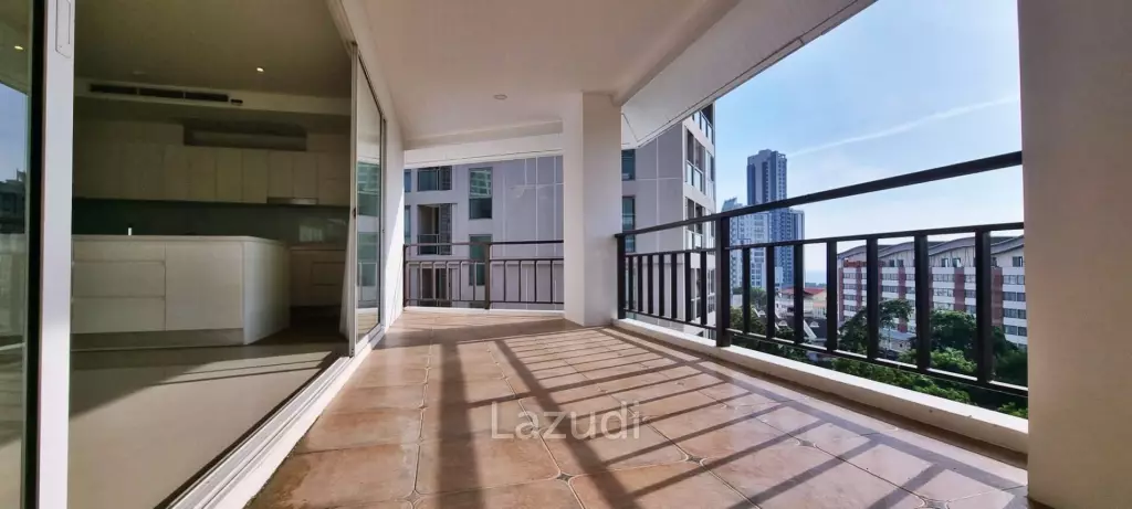 4 Bed 4 Bath 284 SQ.M The Club House Residence