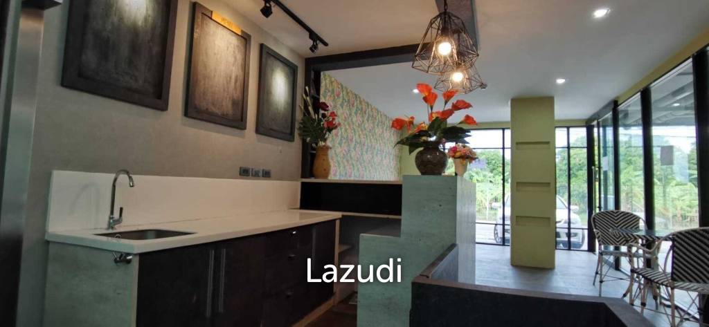 Modern Office Space in Long Beach Condo Ban Amphur