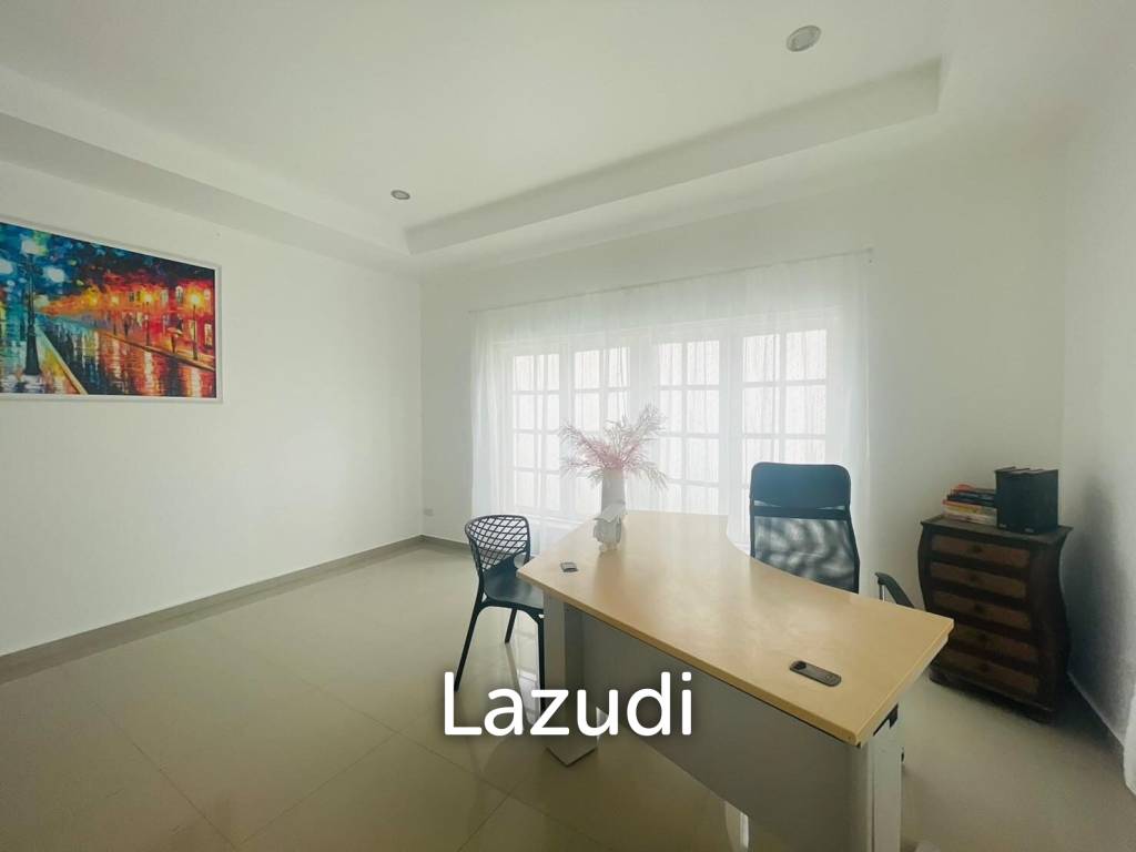 6 Bedrooms East Pattaya House for Sale