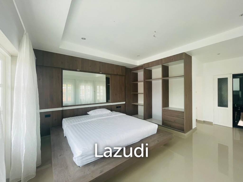 6 Bedrooms East Pattaya House for Sale