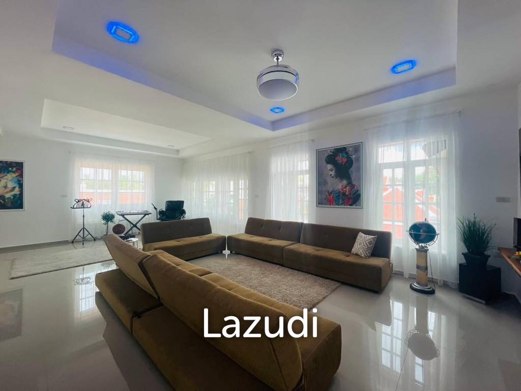 6 Bedrooms East Pattaya House for Sale